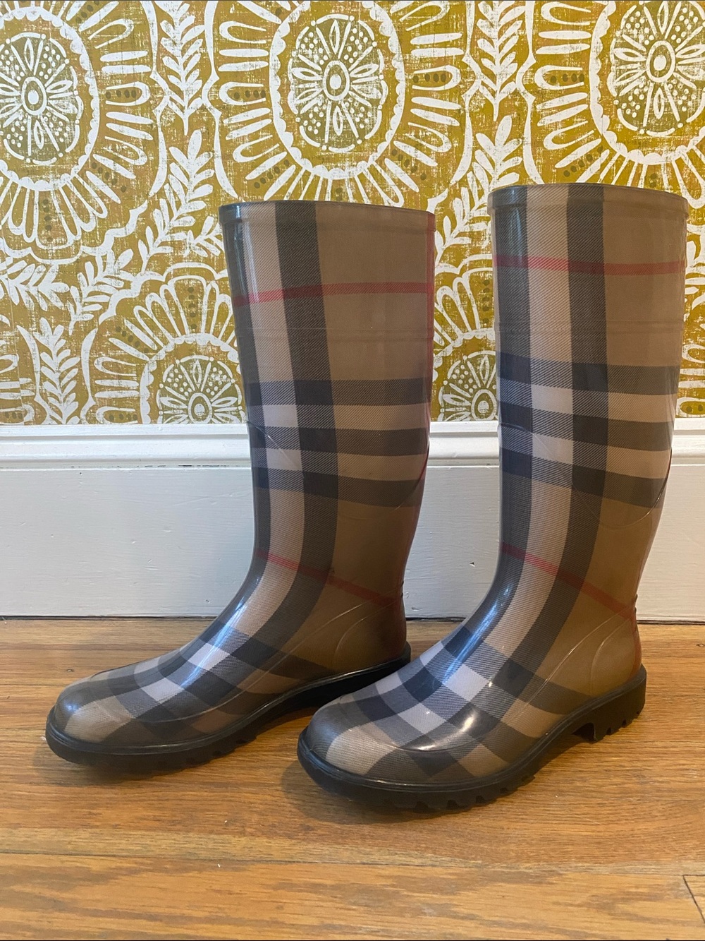 Authentic Burberry Plaid Rain Boots Size 37
